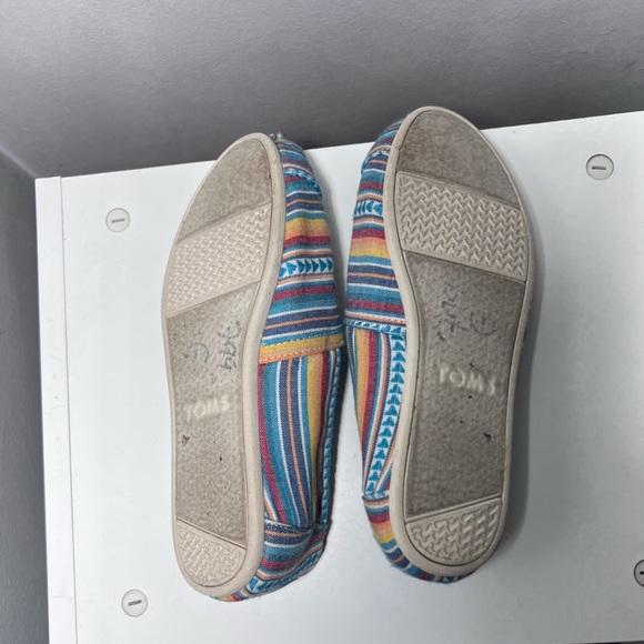 Like New Toms _ Women’s 7.5 - Picture 3 of 6